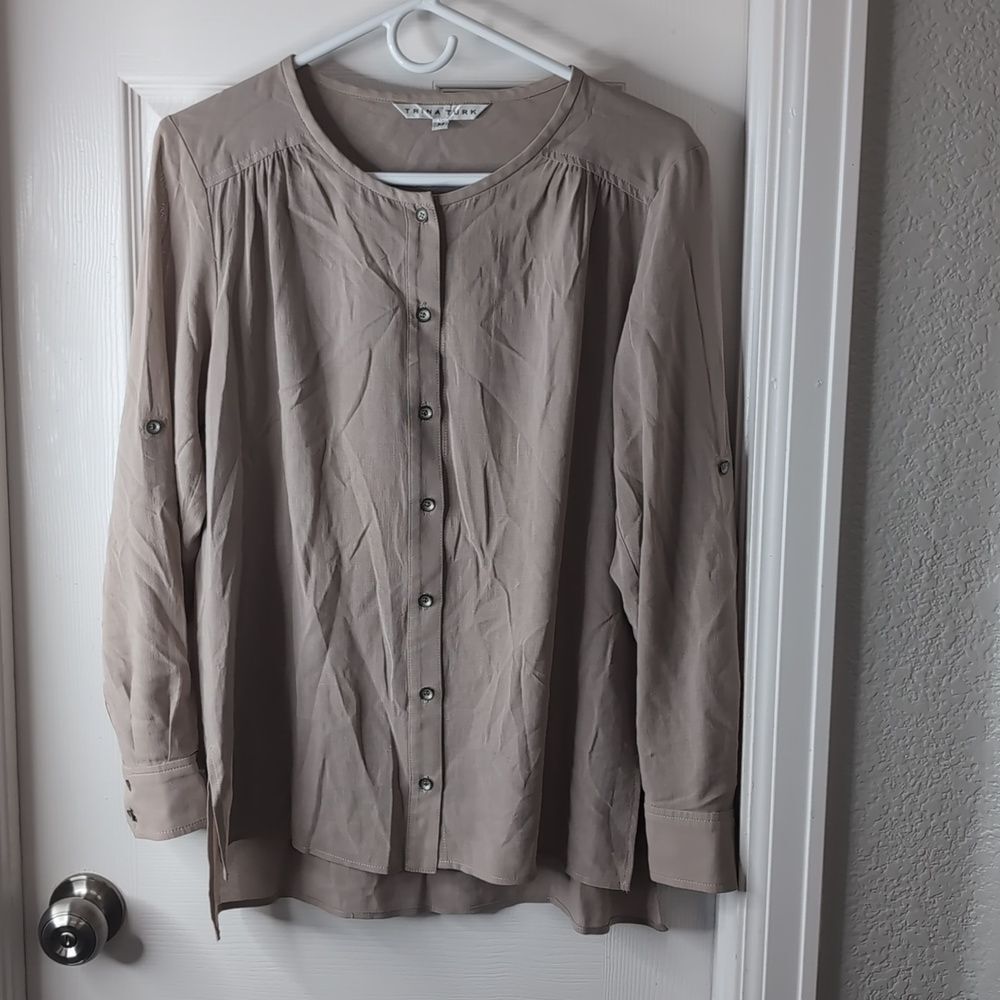 Trina Turk top long sleeve cotton button front size M